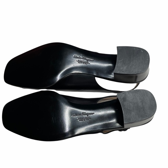 Salvatore Ferragamo Renata Size 7 1/2 AA
New! Never used with box - Picture 12 of 16